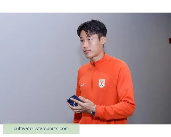 博尔顿俱乐部迎来新赛季关键变革管理层调整与引援动向引发球迷热议